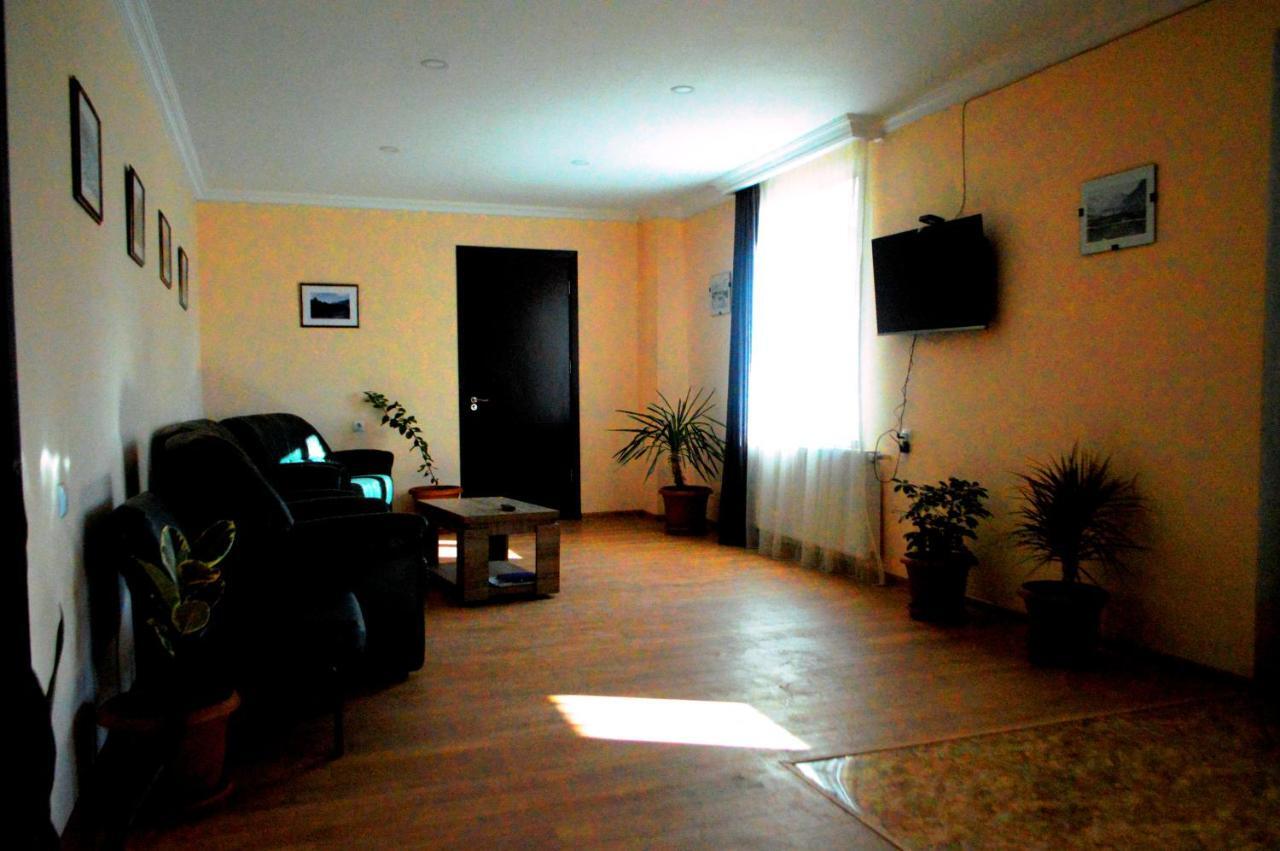 Guest House Qubi Stepancminda Zewnętrze zdjęcie